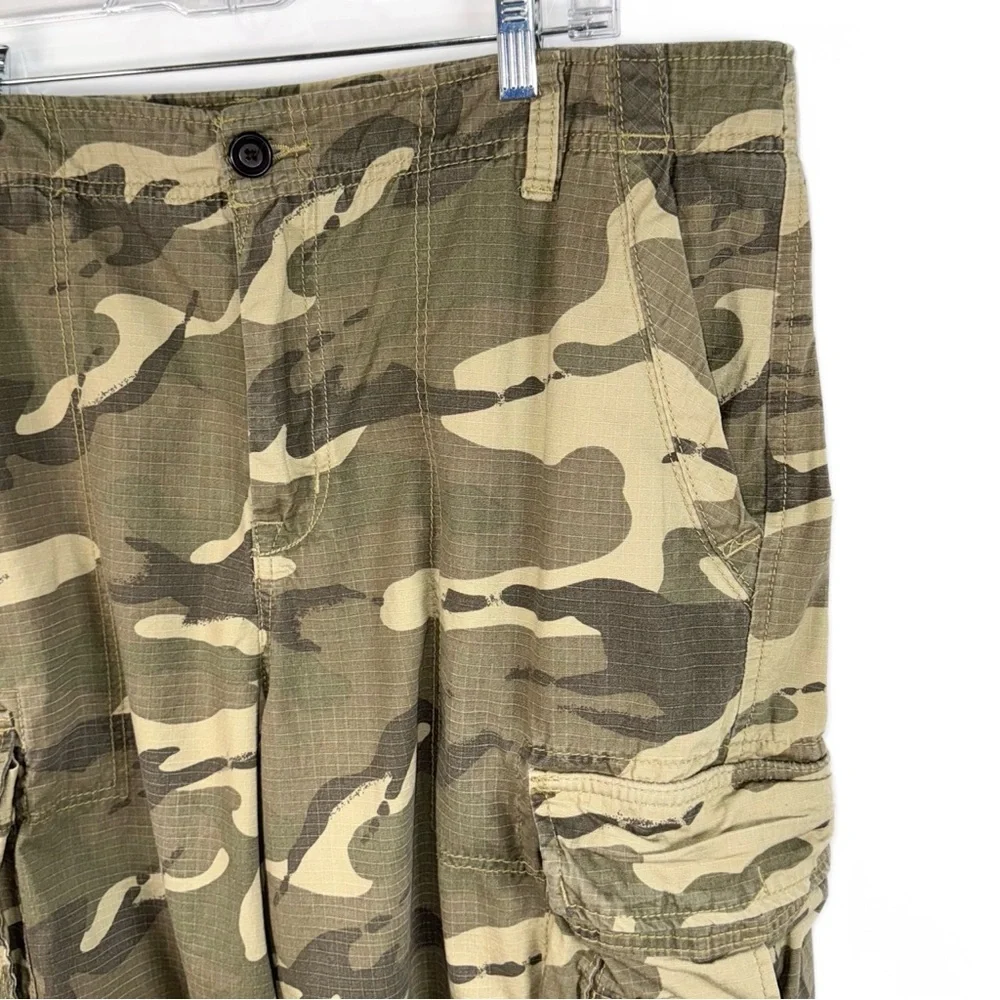 Aeropostale Mens Camouflage Cargo Shorts 42 - Picture 2 of 9